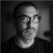 Fotógrafo experto, enseño a todos los niveles: principiantes y avanzados que buscan perfeccionar técnica y creatividad.